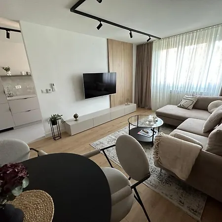 Avanti - Blizina Centra,besplatan Parking I Balkon Daire Saraybosna