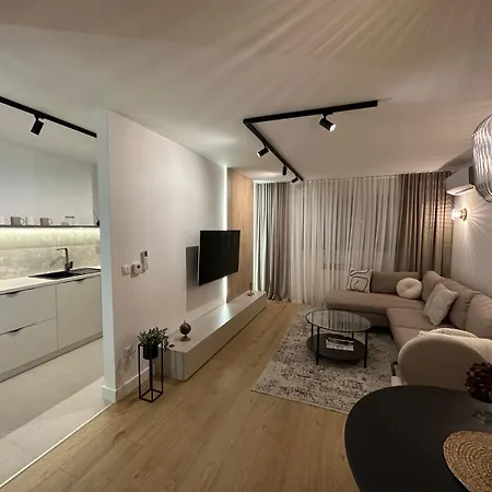 Avanti - Blizina Centra,besplatan Parking I Balkon דירה