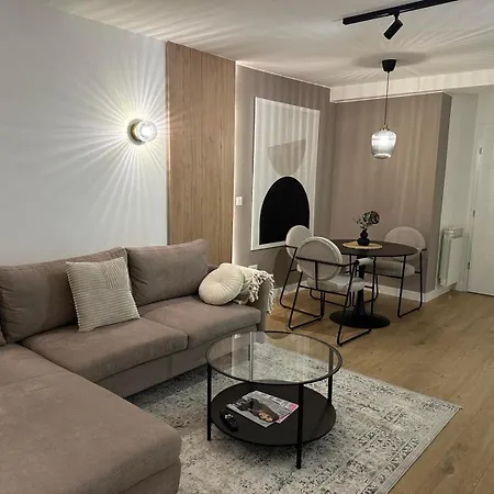 Avanti - Blizina Centra,besplatan Parking I Balkon Apartment *