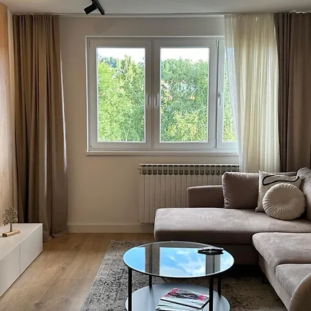 Daire Avanti - Blizina Centra,besplatan Parking I Balkon